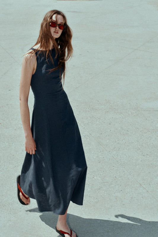 VESTIDO MIDI CON LINO ESPALDA DESCUBIERTA